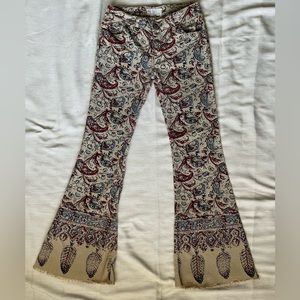 Amazing flair jeans perfect for any wanna be 70s queen